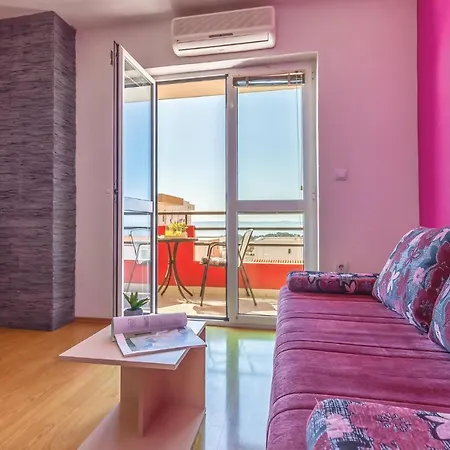 2 Bedroom Awesome In *