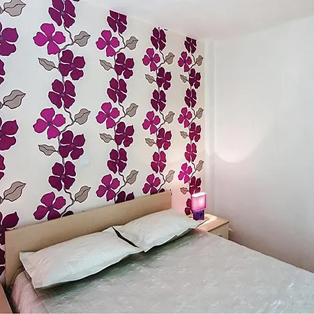 2 Bedroom Awesome In Apartman *