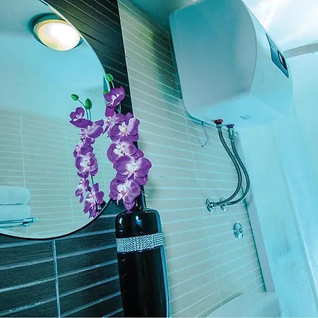2 Bedroom Awesome In Apartman